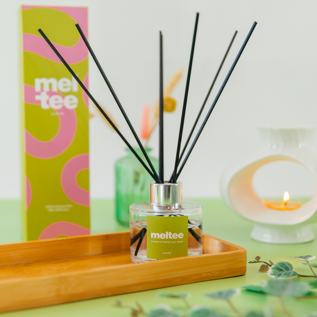 no place like home reed diffuser - warm sandalwood